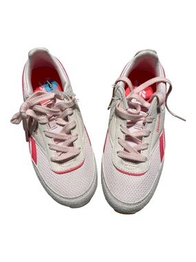 NWT Girls Reebok off White and Pink Low-Top Lace Sneakers